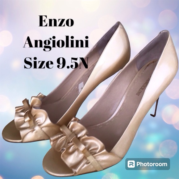 Gold Heels - Picture 1 of 6